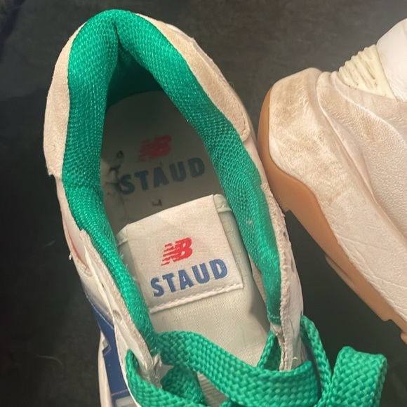 New balance x Stuad. Colorblock tennis shoes. In good used condition. - Picture 2 of 3